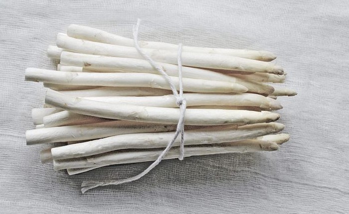bundle of white asparagus